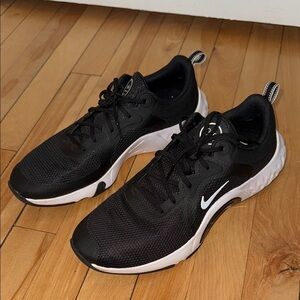 Nike Renew Black and White Sneakers - Size 10.5